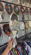 Raquete Beach Tennis Skagen 3K Offwhite e Marrom Alma Genius + KIT UPGRADE